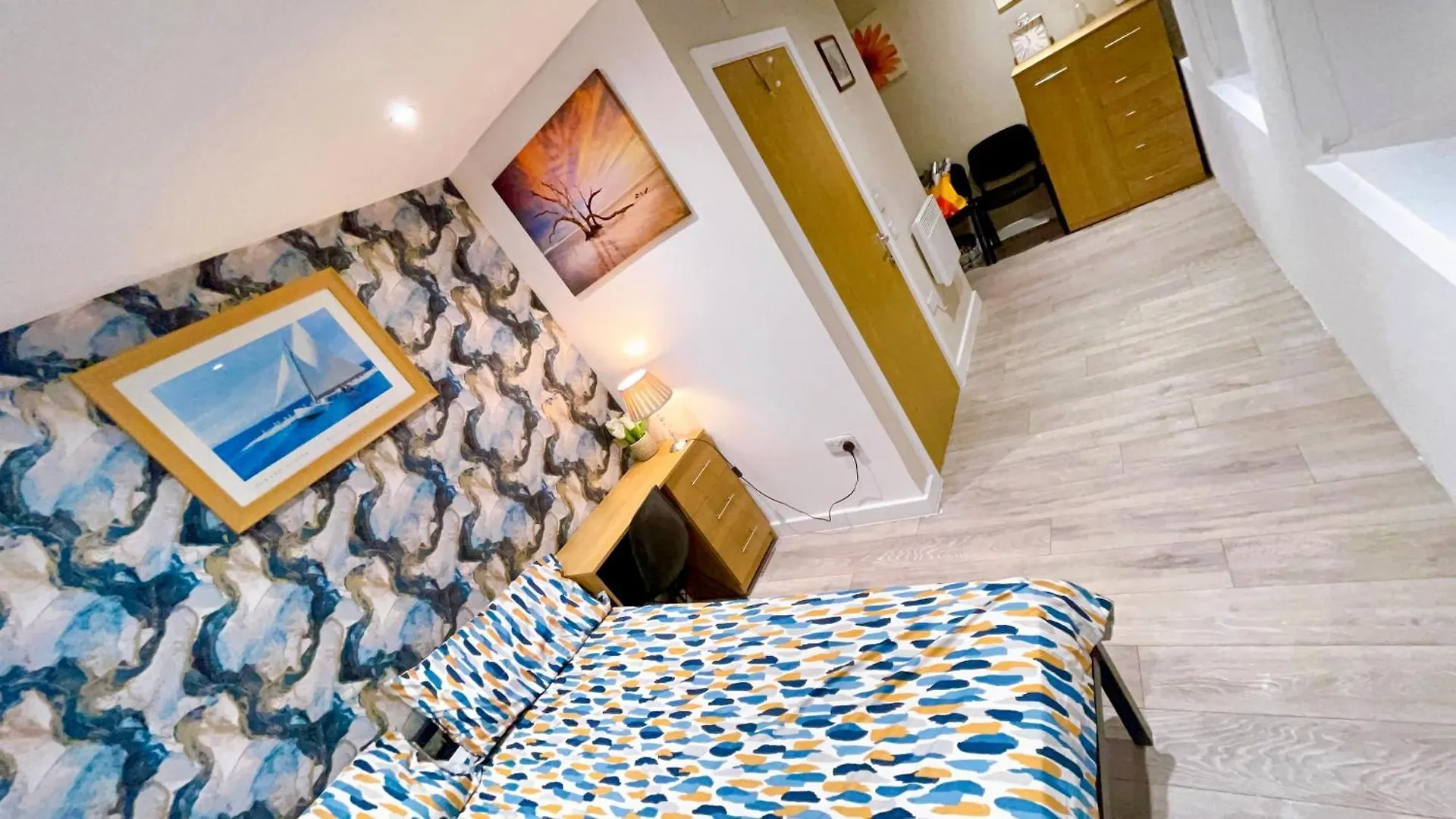 Attractive Studio Flat Bradford City Center